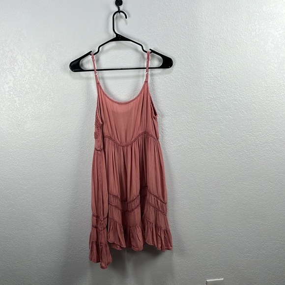 Altar'd State Women’s Dusty Rose Knit Mini dress Sleeveless Ruffle Hem Sz M Boho - Picture 10 of 10